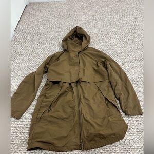 Lululemon size 4 women’s parka